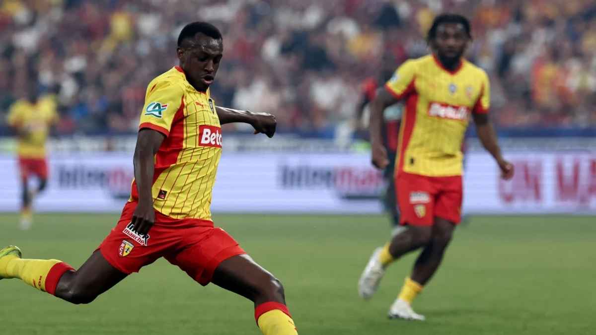 Saudi defender Abdulhamid clears passport hurdle, set to reach US camp