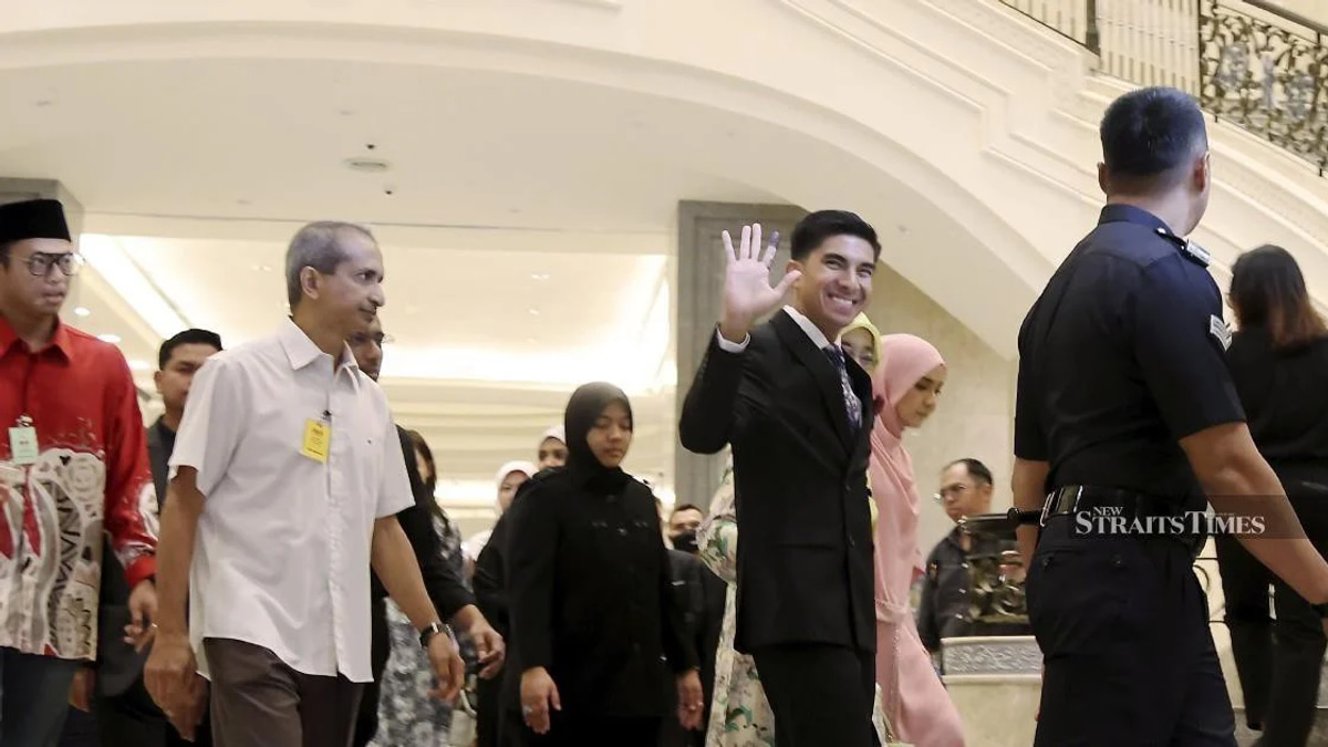Syed Saddiq Celebrates After Federal Court Upholds Corruption Acquittal