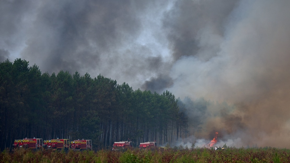 France's Wildfire Crisis Worsens as Nearly 90 Firefighters Injured Fighting Blazes