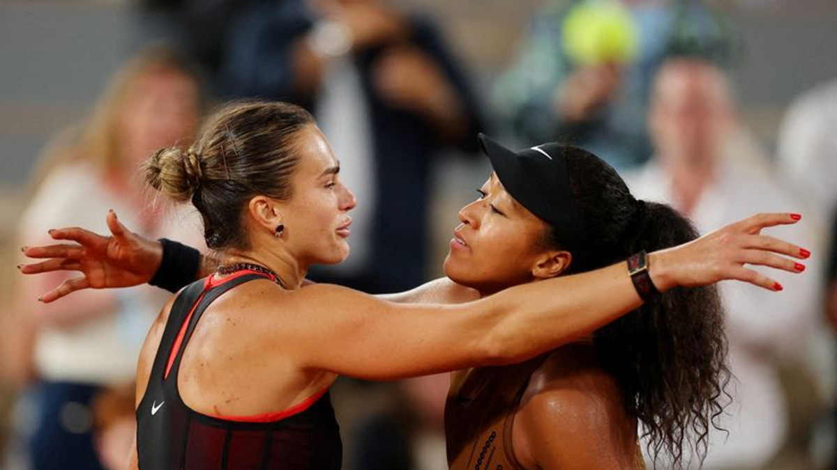 Sabalenka powers past Osaka to reach French Open quarter-finals