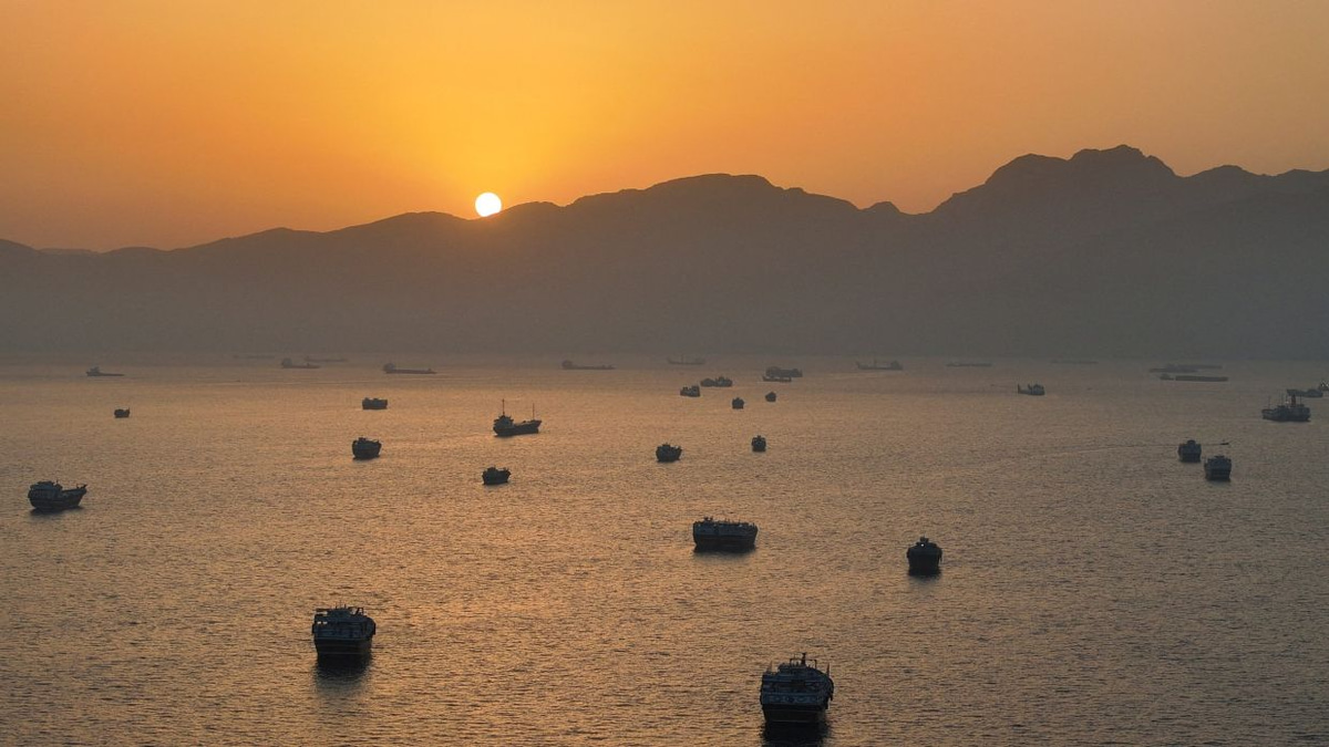 Iranian-US interim deal unlocks crude supply as three loaded tankers exit Hormuz
