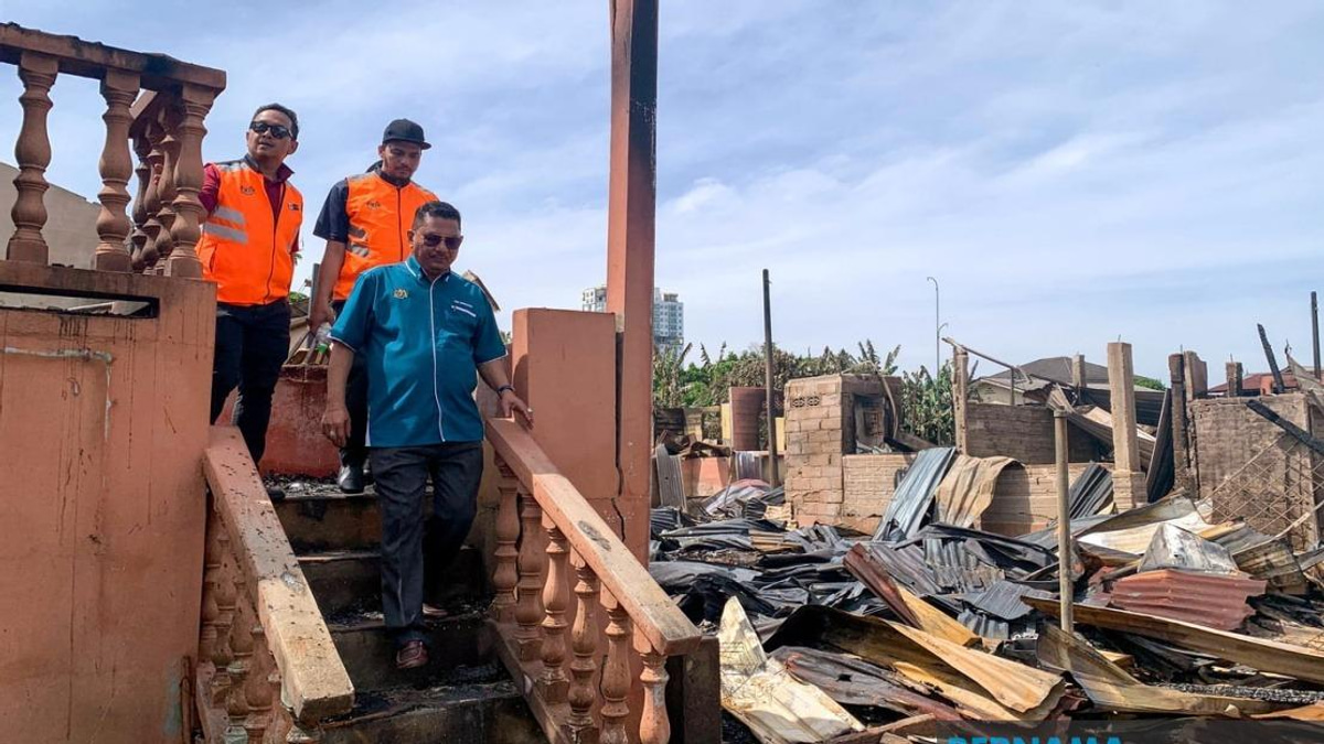 Kitchen Paper Fire Destroys 27 Homes in Kelantan Village