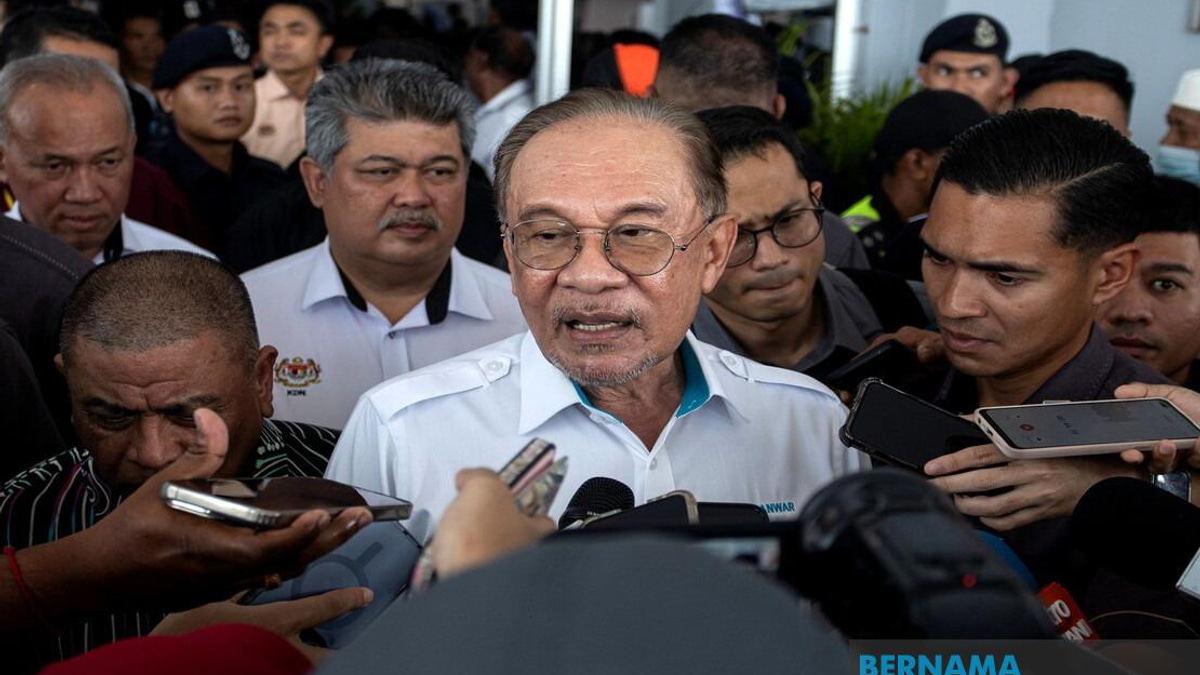 PM Anwar Warns Unity Government Partners Against Attacking Federal Administration During State Elections