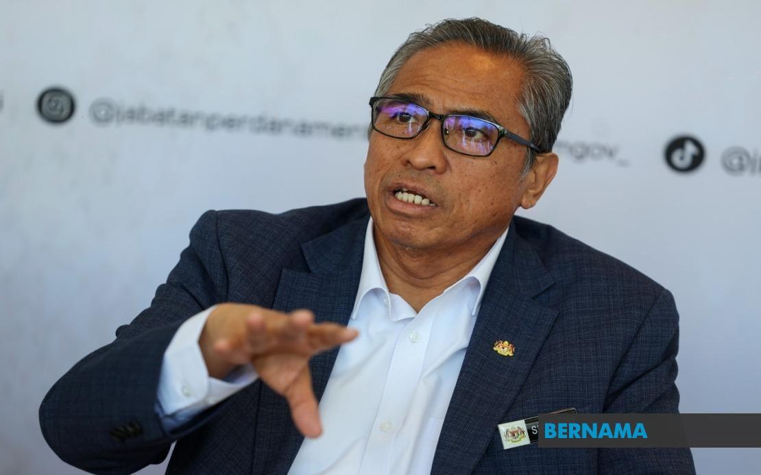 Civil Service Must Translate Anwar's Diplomatic Gains Into Economic Action, Says Chief Secretary