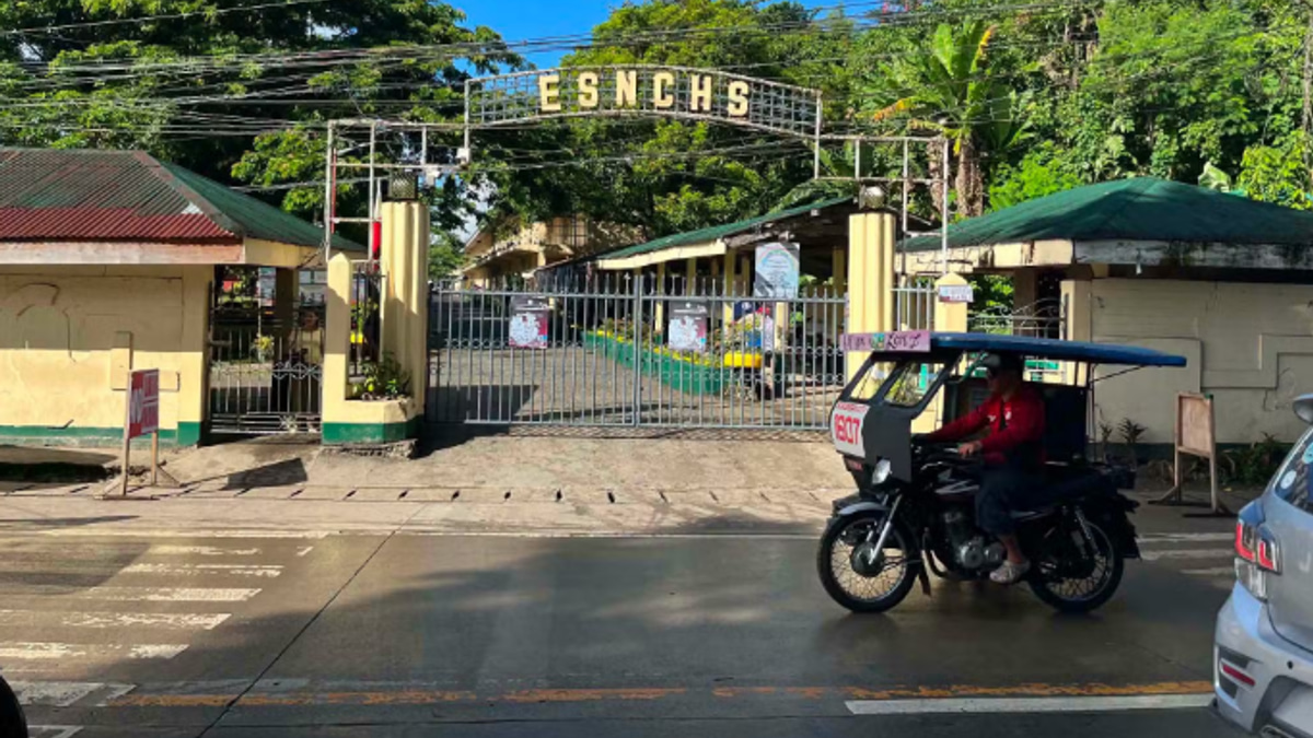 Philippine school closes after bomb and gun threats spark security alert