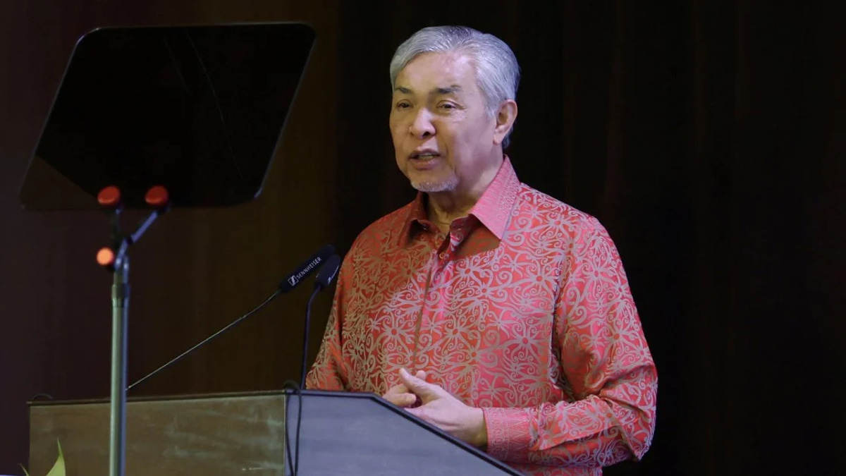 Multiple moves expected after Umno-Pas discussions, Zahid confirms
