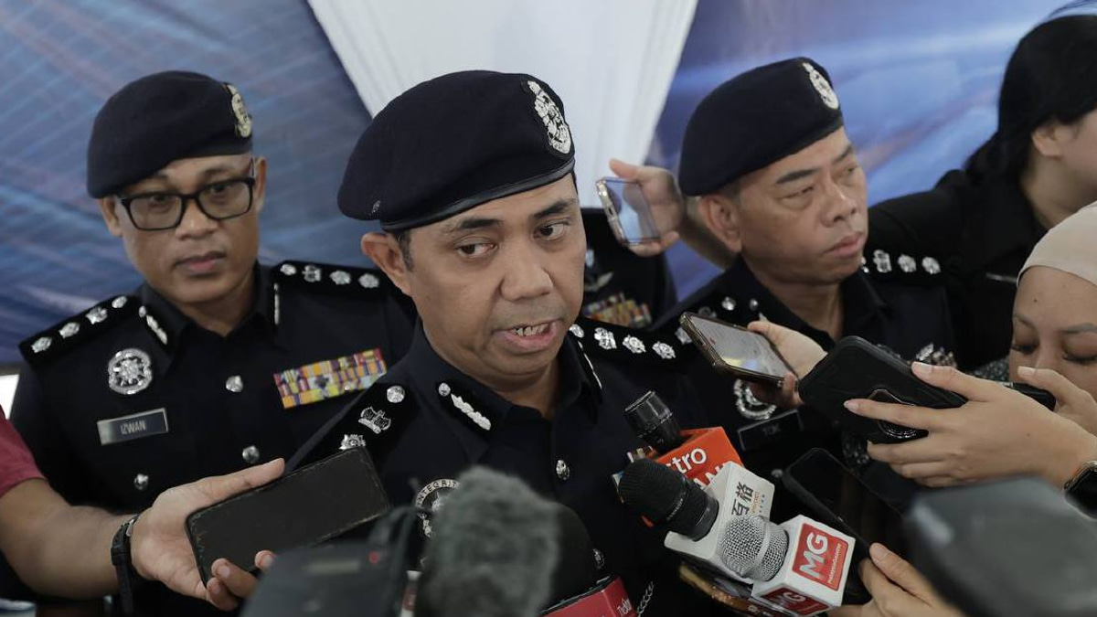 Multiple students arrested after violent clash outside Seri Kembangan school injures teenager and parent