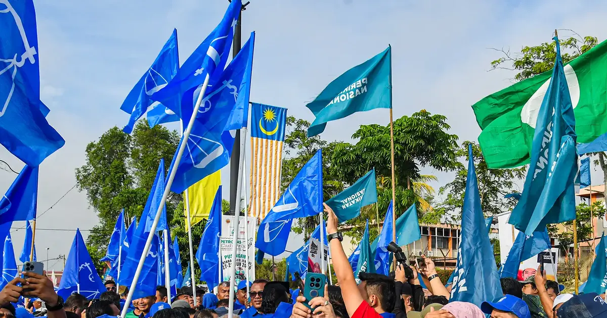 Umno's Ambitions Risk Destabilising BN-PN Coalition in Key States, Analysts Warn