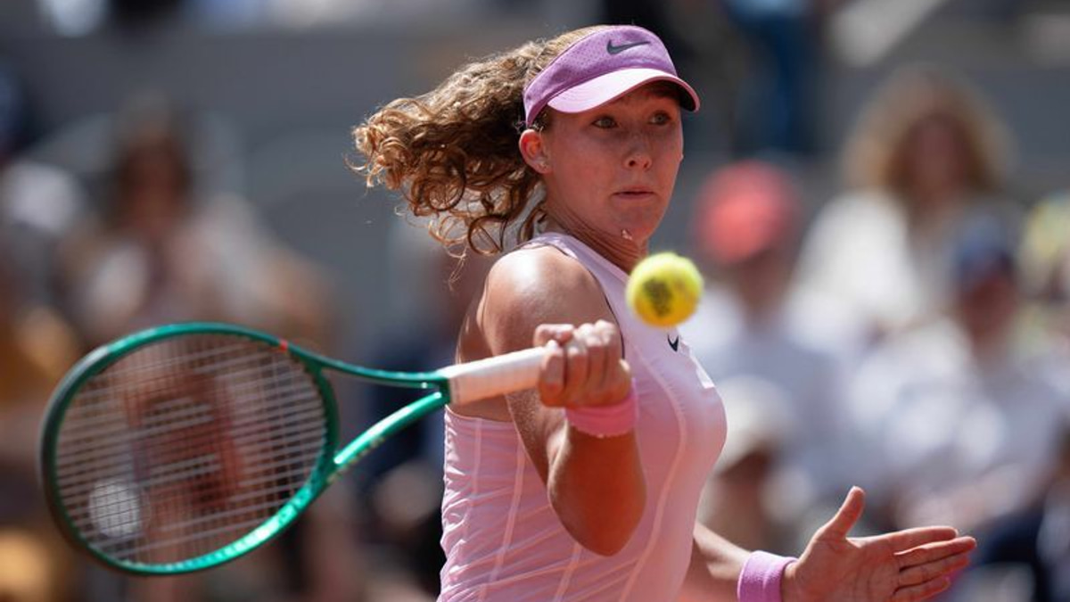 Andreeva and Chwalinska Set Up Historic French Open Women's Final