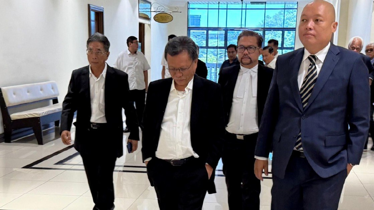 Shafie to Appeal Contempt Conviction, Respects Court's Decision