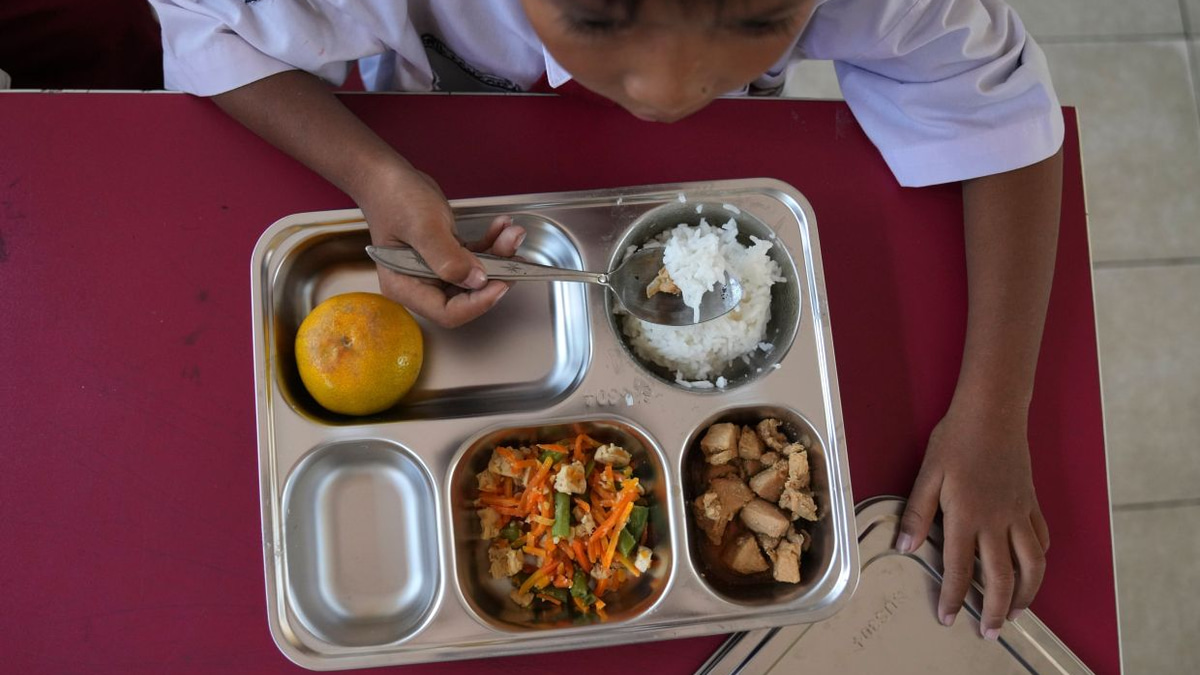 Indonesia anti-graft watchdog demands halt to Prabowo's free meals scheme, calls for expanded corruption inquiry