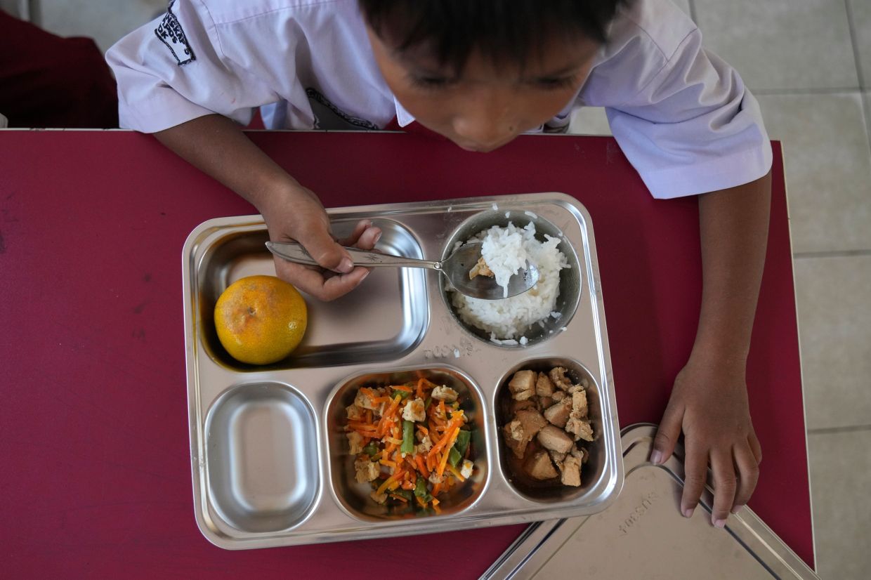 Indonesia anti-graft watchdog demands halt to Prabowo's free meals scheme, calls for expanded corruption inquiry