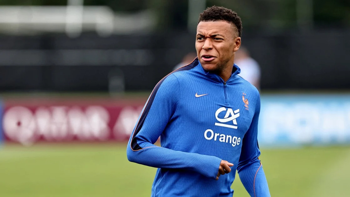Paris prosecutors launch inquiry into Paraguayan lawmaker's controversial Mbappé remarks