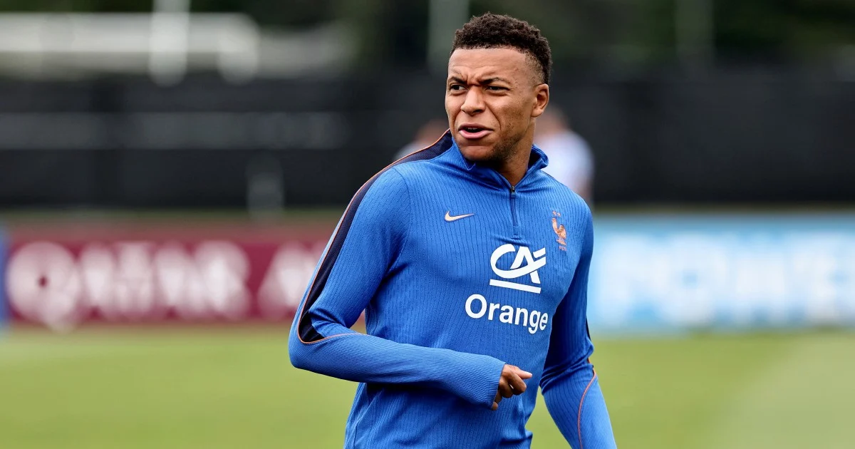 Paris prosecutors launch inquiry into Paraguayan lawmaker's controversial Mbappé remarks