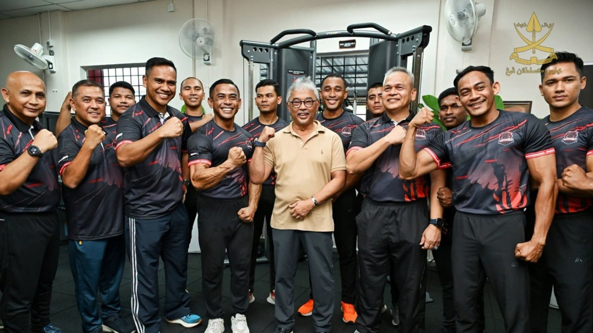 Sultan of Pahang Opens Mahkota Gymnasium for Firefighters