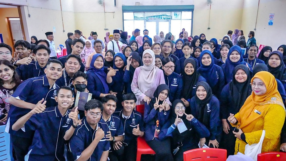 MADANI Government Committed to Strengthening Form Six Programme, Says Fadhlina