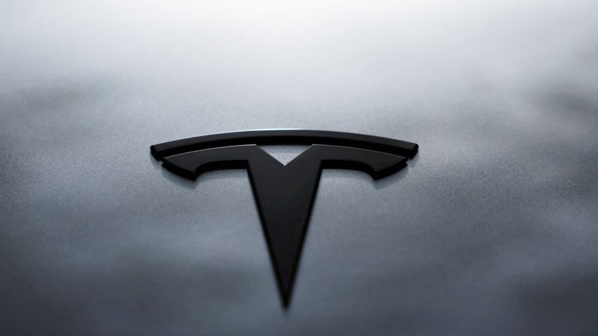 US Rejects Tesla's Bid to Escape Headlight Recall for 19,900 Vehicles
