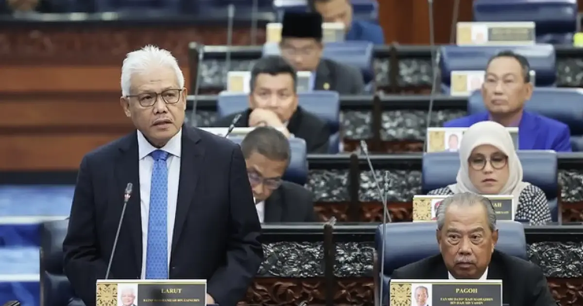 Hamzah reclaims opposition leader's front-row seat as Muhyiddin shifted back