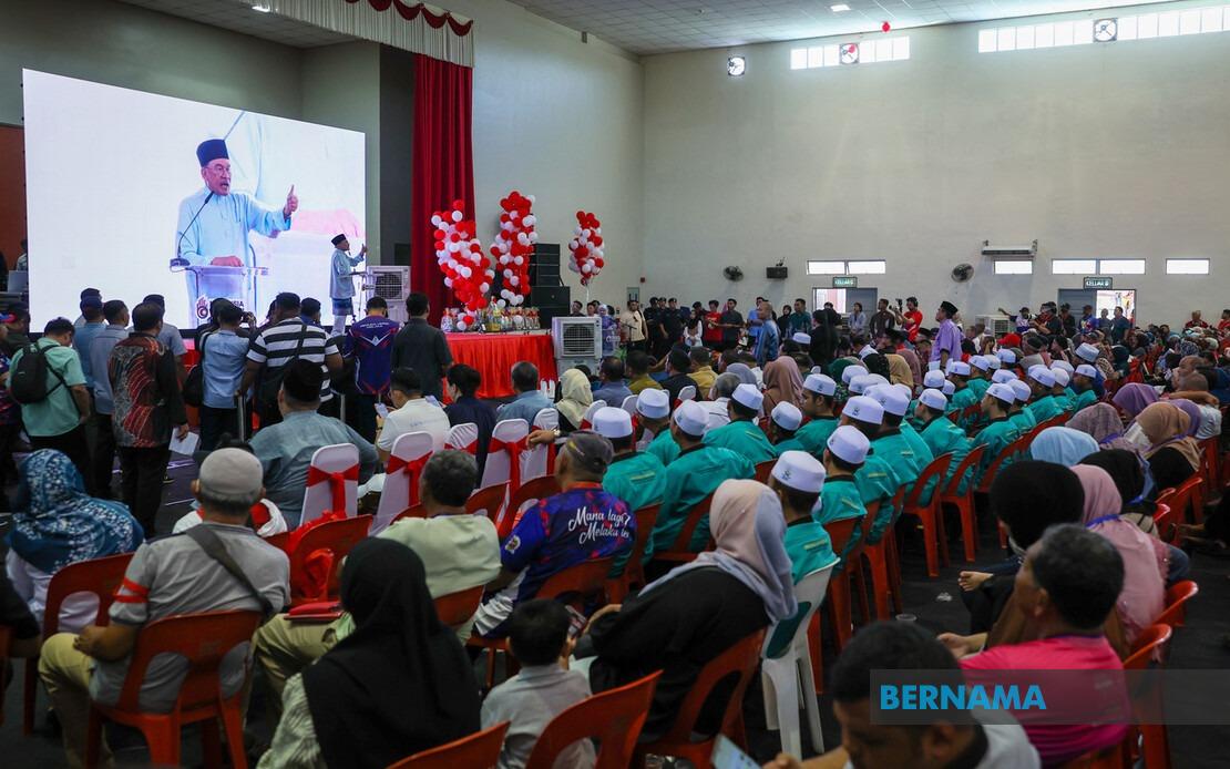 MADANI Government Pledges Equitable Education Support Across All Streams