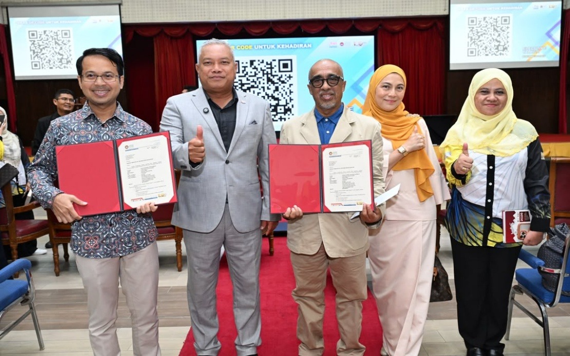 Veteran Actor Sabri Yunus and TV Personality Fedtri Yahya Pursue Master's Degrees at UPSI via Experience-Based Pathway