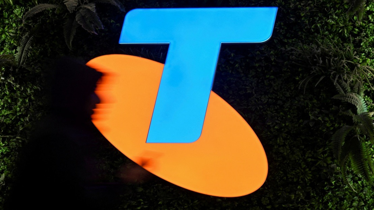 Australia's Largest Mobile Network Crippled by Major Outage, Disrupting Rail and Payment Services