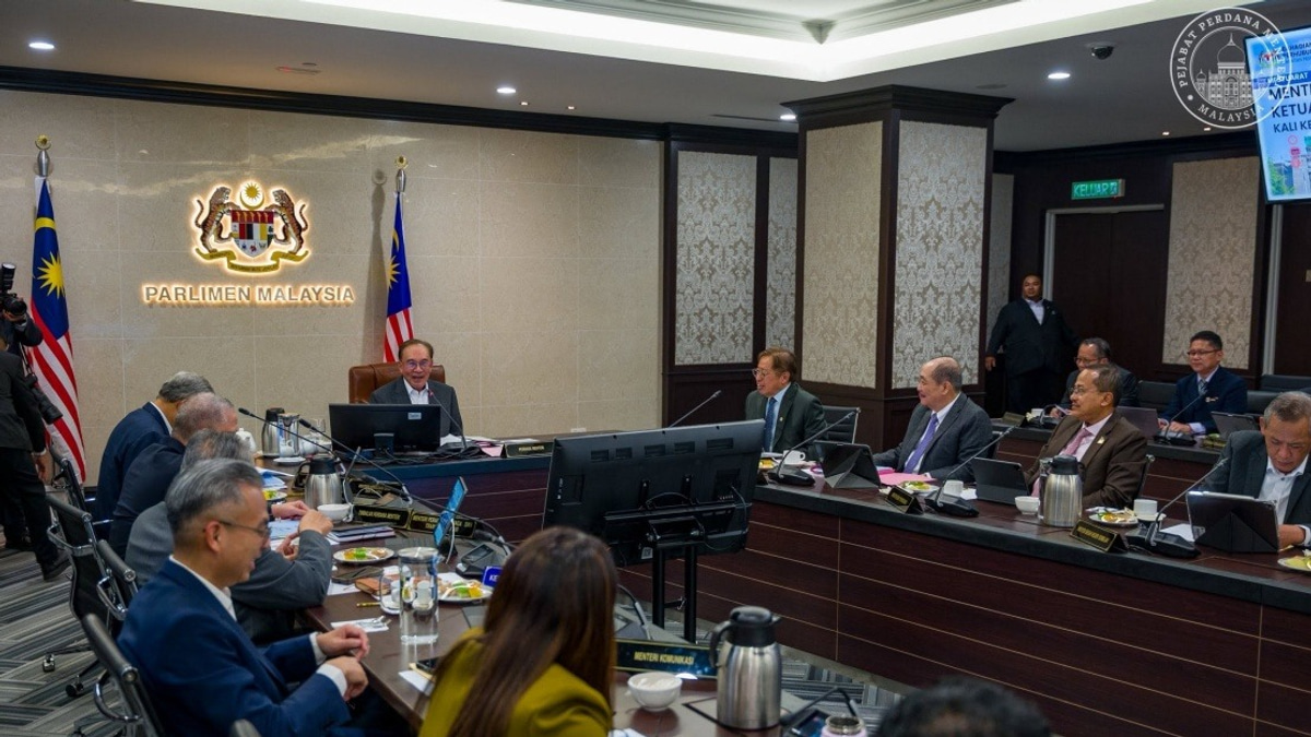 Federal and State Leaders Chart Economic Recovery Path Amid Global Tensions