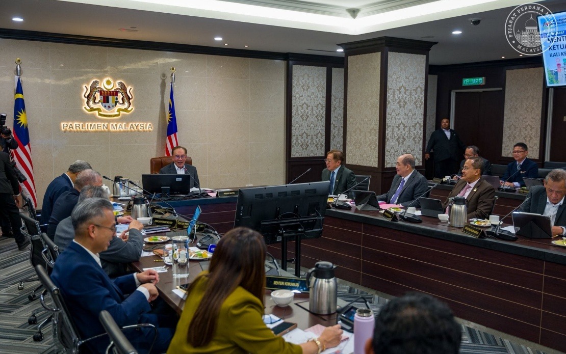 Federal and State Leaders Chart Economic Recovery Path Amid Global Tensions