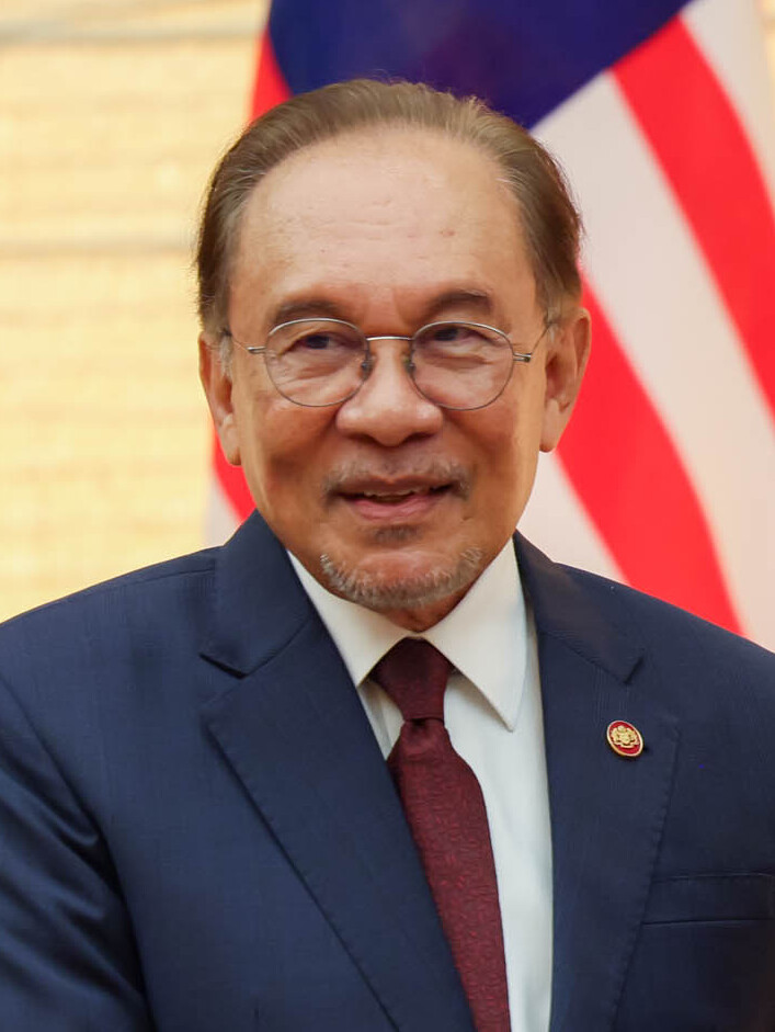 Anwar Leads Historic Night as PH Unveils Johor Candidates for PRN Ke-16