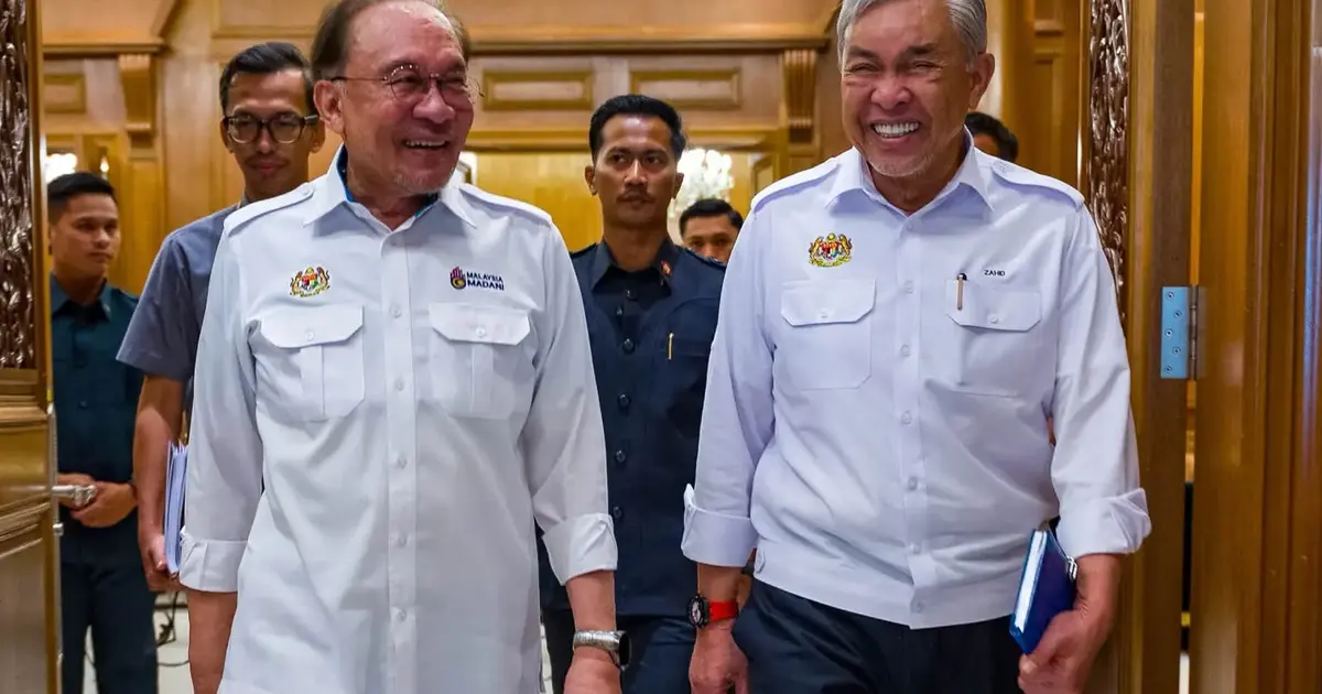 Anwar and Zahid Put on United Front Following Sacking Threat Remarks