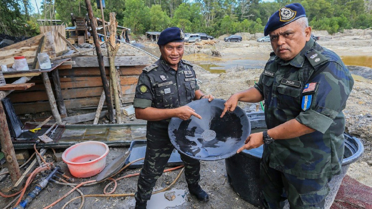 Police Dismantle 'Mak Siti' Gold Mining Ring Raking in RM13,000 Daily