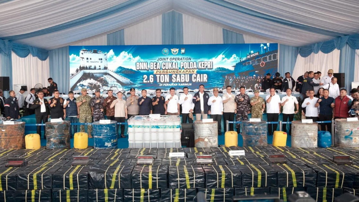 Indonesia detains 10 Myanmar nationals in massive liquid methamphetamine seizure