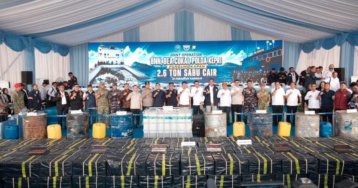 Indonesia detains 10 Myanmar nationals in massive liquid methamphetamine seizure
