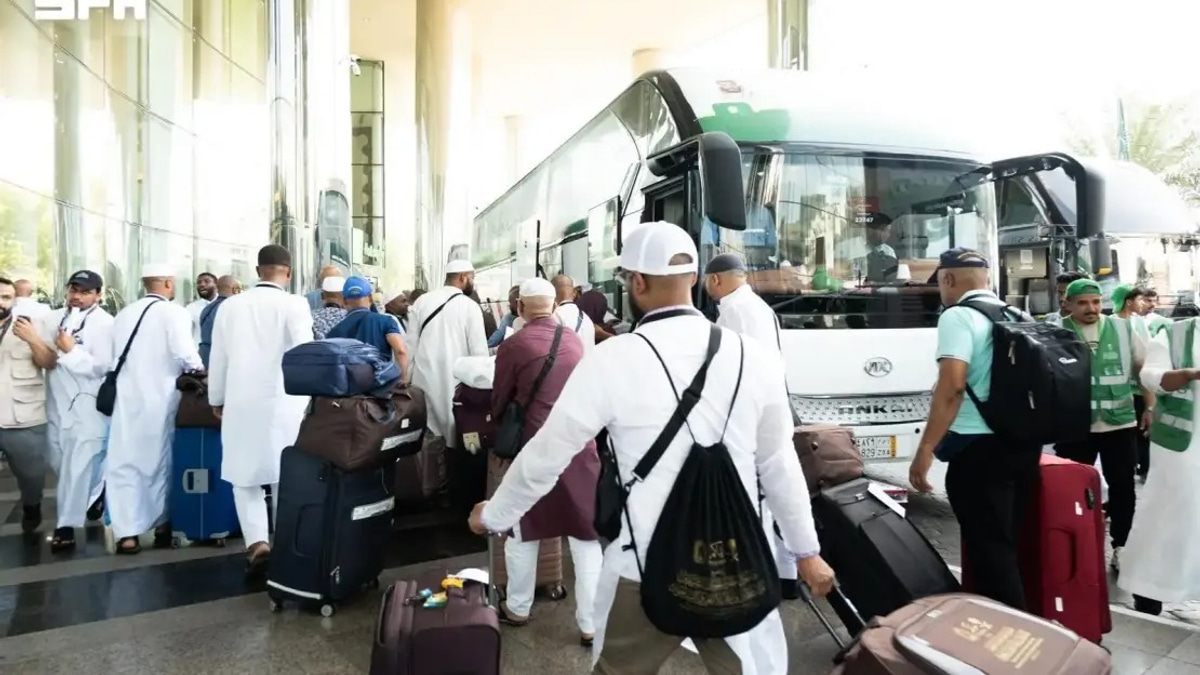 Pilgrims From 104 Nations Complete Haj, Head to Madinah