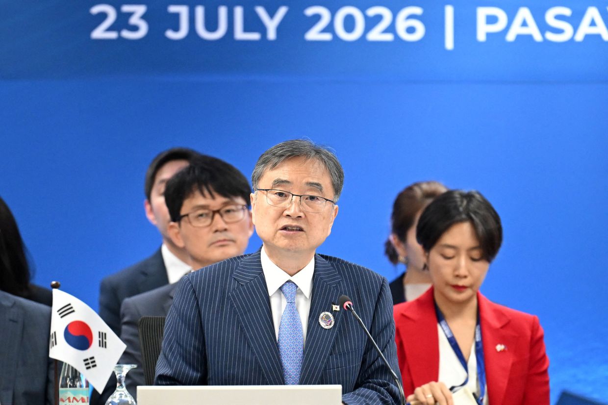 South Korea's North Korea Strategy Fractures as Ministers Feud Over Engagement Approach