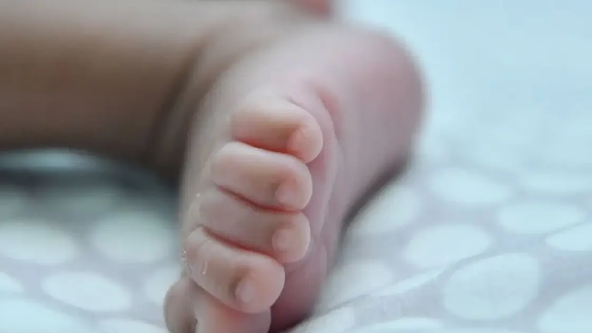 Infant dies after being found submerged in water pail; grandmother detained