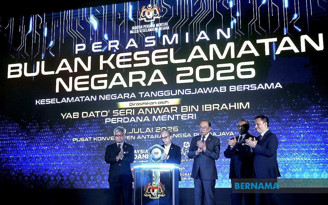 PM Anwar Warns Against Divisive Politics as Security Threats Mount