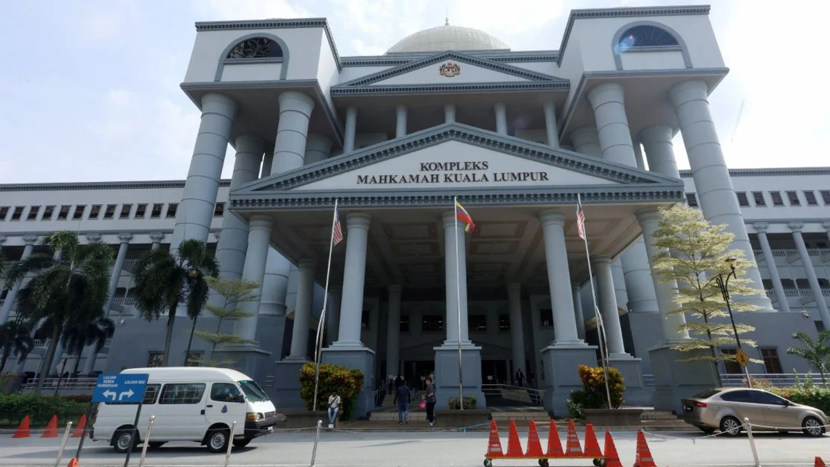 Statutory body CEO faces seven graft charges in RM1 million sports facility bribery case