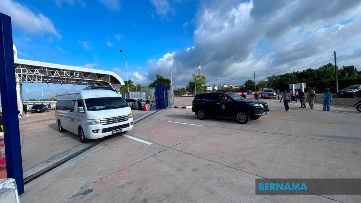 New Cross-Border Road Opens Between Bukit Kayu Hitam and Sadao