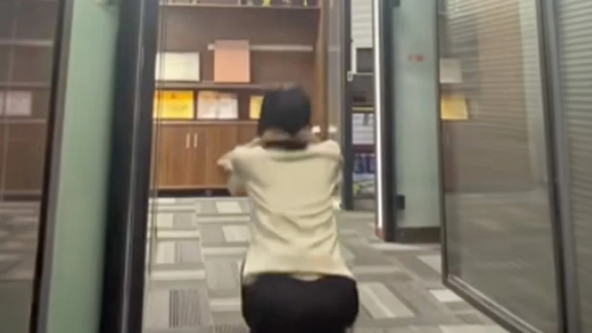 Chinese Financial Consultant Suffers Severe Muscle Breakdown After Forced Punishment Squats