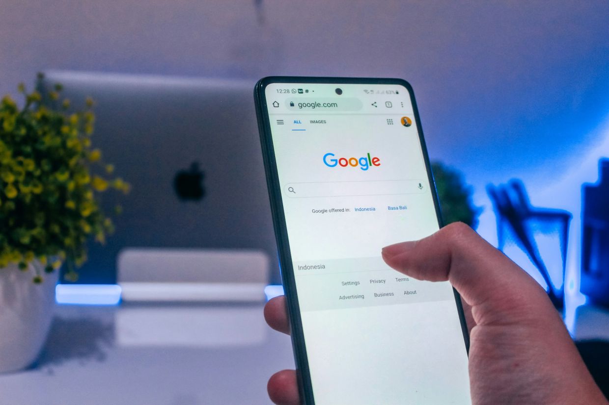 Swiss Regulator Opens Probe Into Google's Removal of Android Search Choice Feature