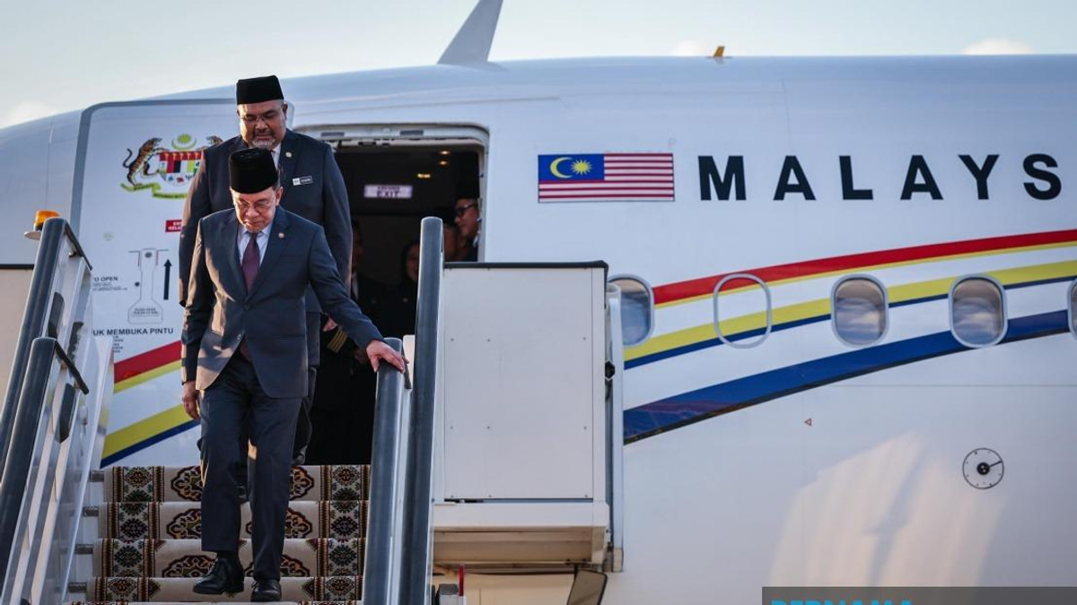 PM Anwar Begins Two-Day Visit to Turkmenistan, First Official Trip as PM