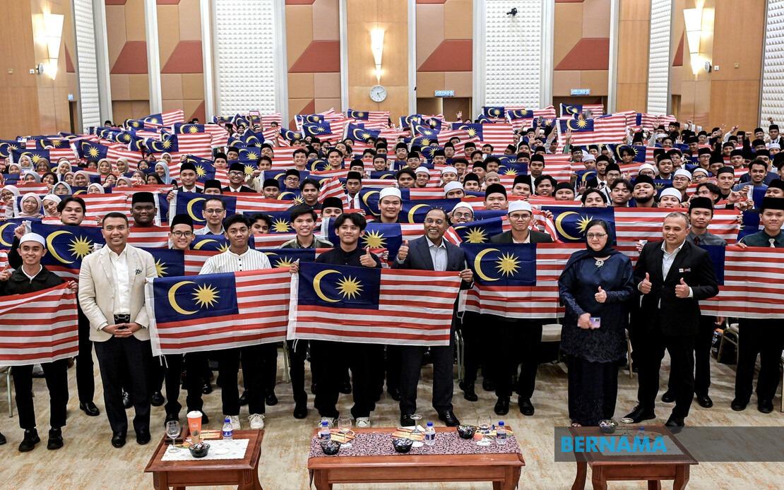 Malaysia's Education Ministry Intensifies Monitoring of Students in West Asia Amid Regional Tensions