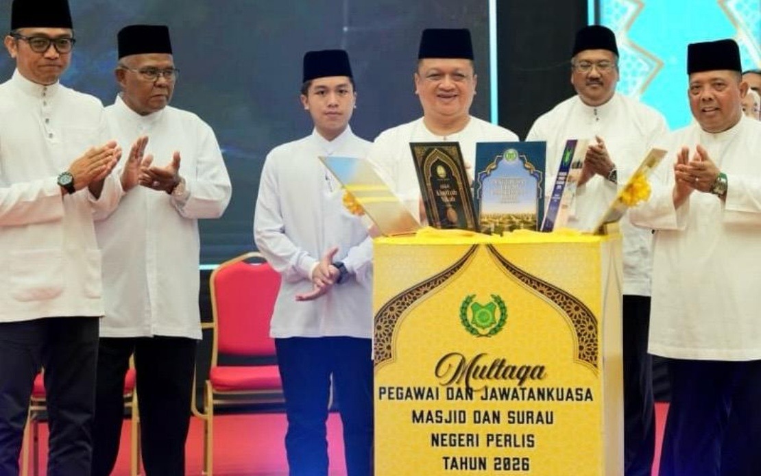 Perlis Raja Muda Emphasises Integrity and Professionalism in Management of Mosques and Suraus