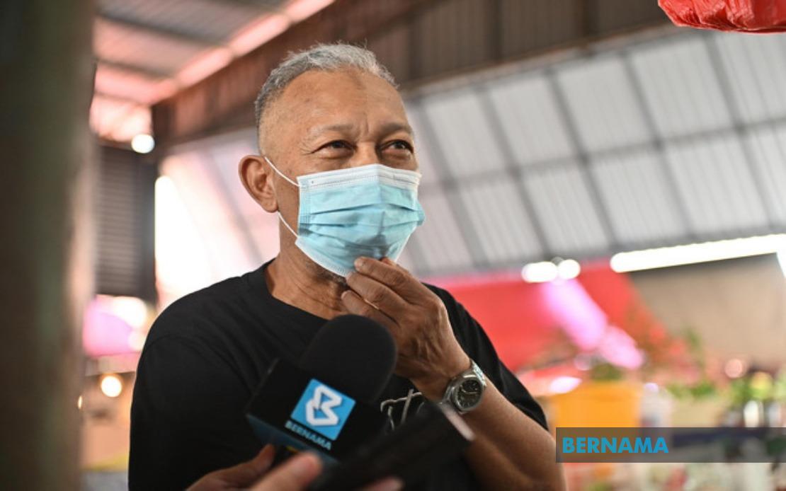 Life Goes On in Serian as Unhealthy Haze Settles Over Sarawak Town