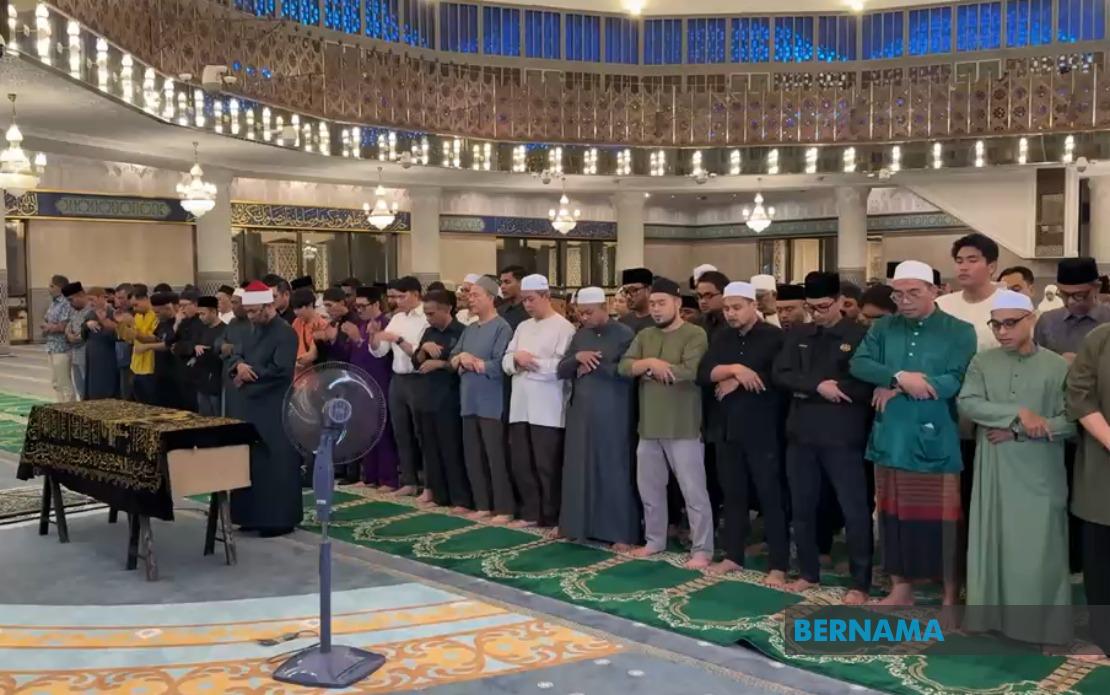 Nancy Shukri's Husband Laid To Rest With Funeral Rites At National Mosque
