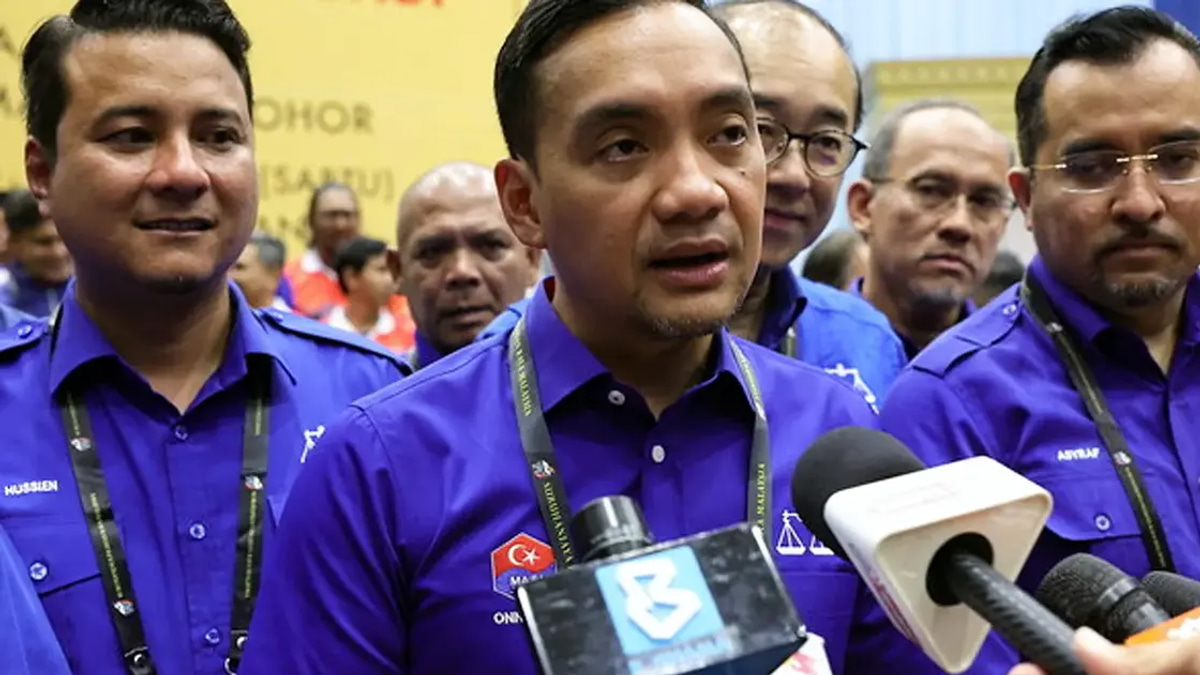 Johor BN Chief's DAP Rejection Branded as 'Racist' by Political Analyst