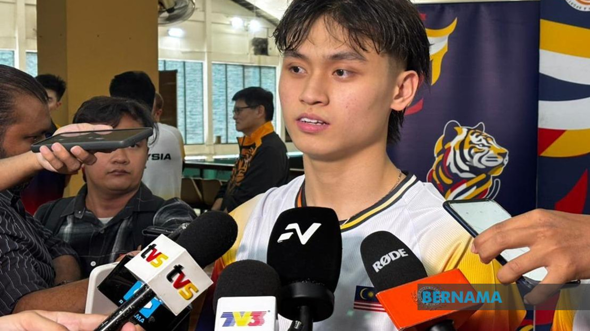 Low Wa Sern Captures Maiden SUKMA Squash Gold with Mentor Joachim Chuah's Guidance