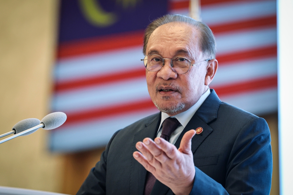 Anwar Expresses Gratitude for Support as Parliament Prepares for Tabung Haji Inquiry Session