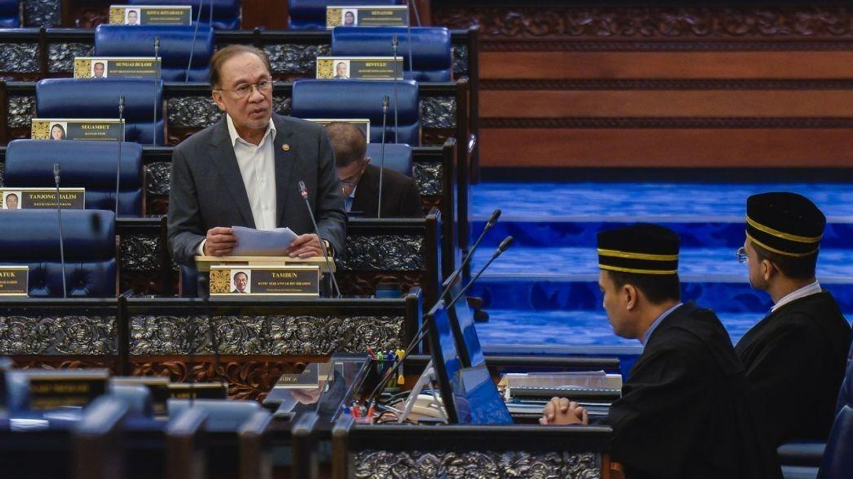 Government to Address Petrol Station Losses During Fuel Subsidy Shift, Says Anwar