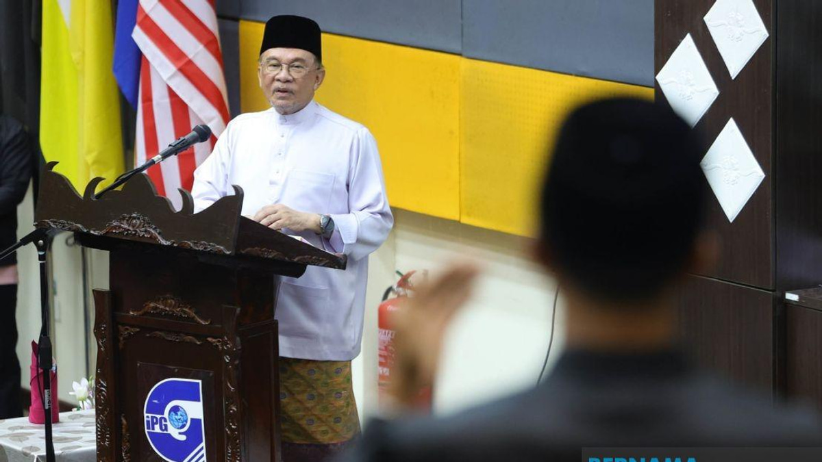 Malaysia Must Develop Teachers Skilled in Technology and Grounded in Ethics, Says PM Anwar